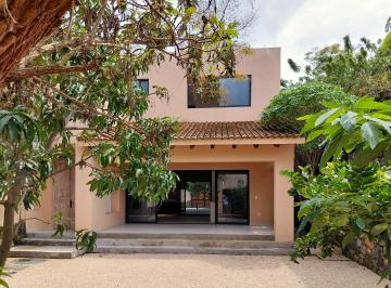Casa de 4 habitaciones, Tepoztlán · Casa de Campo en Privada