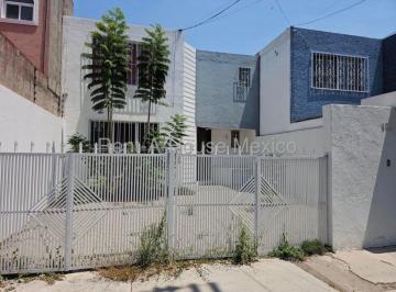 Casa de 3 habitaciones, Querétaro · Casa en Venta en Col. Constituyentes