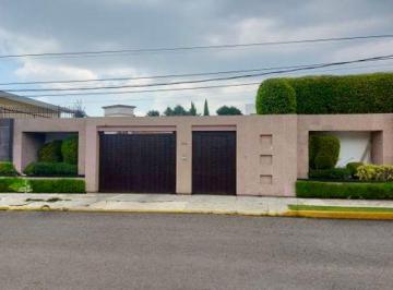 Casa · 556m² · 3 Recámaras · Casa en Venta San Carlos Metepec