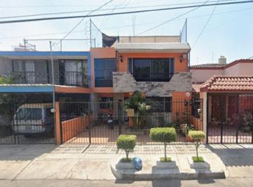 Casa de 4 habitaciones, Guadalajara · Venta de Casa en Río Turbio, Col. La Loma, 44890 Guadalajara, Jal