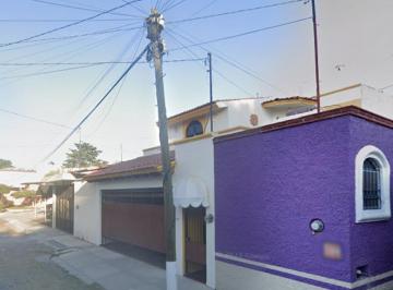 Casa de 3 habitaciones, Colima · Casa en Venta en Col Colinas de Santa Barbara Colima