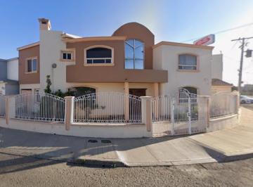Casa de 4 habitaciones, Ensenada · Se Vende Casa en Loma Dorada Ensenada Baja California