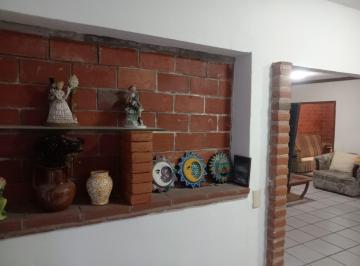 Casa de 5 habitaciones, Cuernavaca · Amplia Casa de 5 Recámaras en Privada Zona Norte de Cuernavaca $3 Millones
