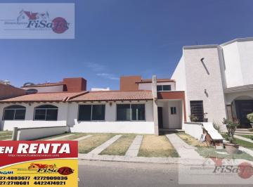 Casa · 3 Recámaras · 2 Estacionamientos · Casda en Renta