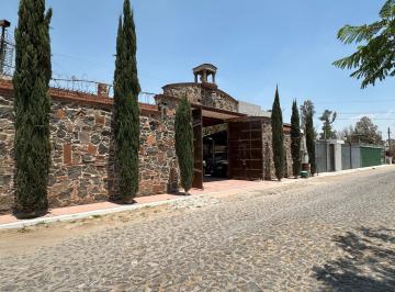 Casa · 278m² · 4 Recámaras · 8 Estacionamientos · Casa de Campo en Venta Campestre San Isidro Queretaro