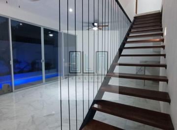Casa · 250m² · 3 Recámaras · 3 Estacionamientos · Casa - Cancún Centro
