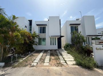 Casa · 100m² · 3 Recámaras · 2 Estacionamientos · Casa en Renta Cancun Poligono Sur