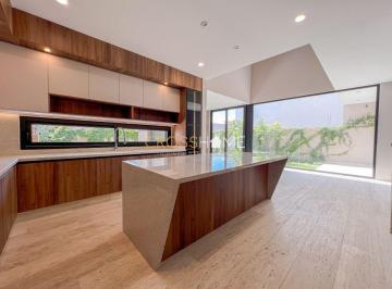 Casa de 4 habitaciones, Querétaro · Casa en Venta en Altozano | Estrena Residencia con Recamara en Pb