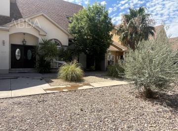 Casa · 256m² · 3 Recámaras · 4 Estacionamientos · Casa en Venta en Residencial Leones III