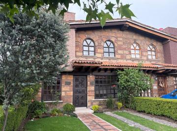 Casa · 173m² · 3 Recámaras · 2 Estacionamientos · San Jeronimo Chicahualco - Metepec