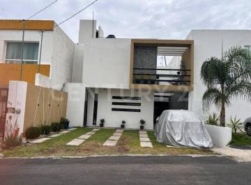 Casa en condominio · 170m² · 4 Recámaras · 3 Estacionamientos · Casa en Venta en Huertas del Cimatario