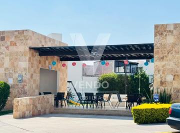 Casa · 2 Recámaras · 2 Estacionamientos · Casa en Fraccionamiento La Cantera