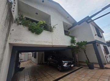 Casa de 4 habitaciones, Naucalpan de Juárez · Espectacular Casa en Venta Sátelite, Cto Historiadores