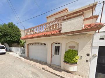 Casa de 3 habitaciones, Durango · ¡El Máximo Nivel de Exclusividad en Durango: Privada Lomas del Parque!