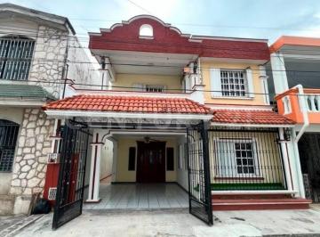Casa · 110m² · 3 Recámaras · 1 Estacionamiento · Casa en Venta Cerca de Plaza Las Américas Chetumal Em0126