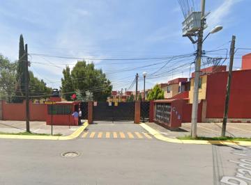 Casa de 3 habitaciones, Toluca · Casa en Venta en La Colonia San Miguel, Calle Parques Laureles, en Toluca, Estado de México.