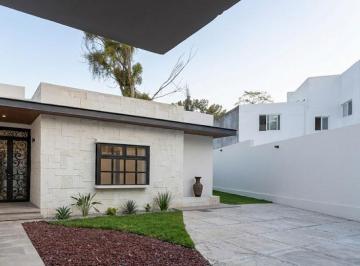 Casa · 270m² · 4 Estacionamientos · Casa Duraznos