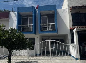 Casa de 4 habitaciones, Guadalajara · Casa en Renta en Jardines del Country | 4 Recámaras y Amplios Espacios