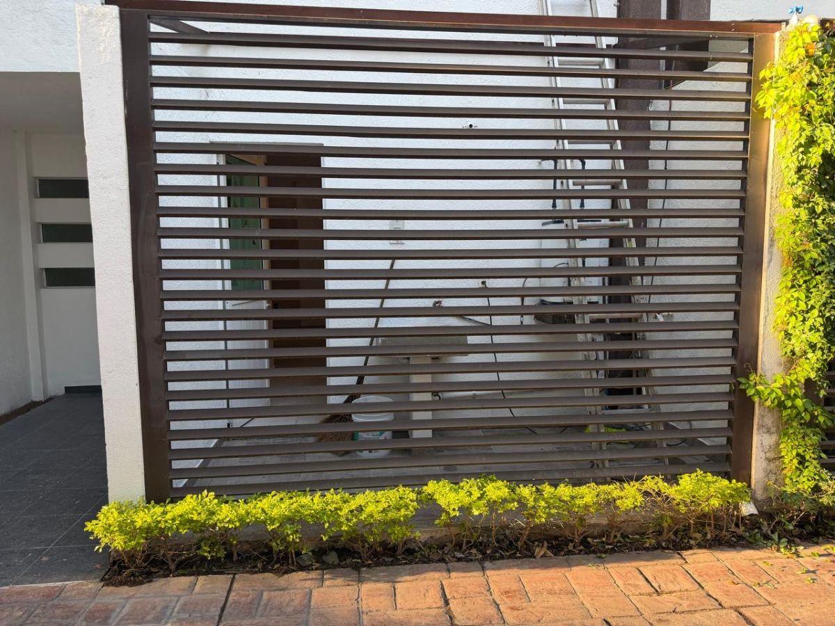 House for Rent with Roof Garden in Residential Gated Community Manantiales 2