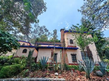 Casa · 226m² · 5 Recámaras · 4 Estacionamientos · Venta de Casa en Fraccionamiento, en Excelente Ubicación en Huitzilac, Morelos…clave 6230