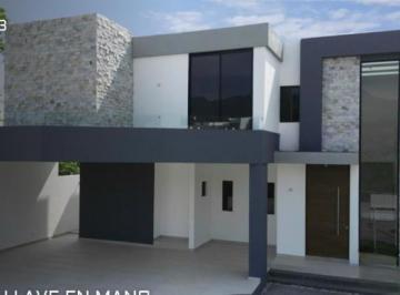 Casa · 305m² · 4 Recámaras · 3 Estacionamientos · Casa en Venta Campestre Santiago, Santiago Nl