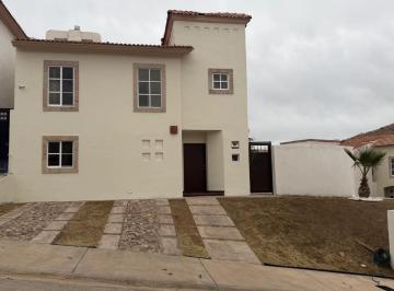 Casa · 200m² · 3 Recámaras · 2 Estacionamientos · Se Vende Casa en Villas San Lorenzo