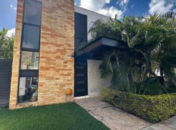 Casa de 4 habitaciones, Mérida · |hermosa Casa en Renta en Privanza Via Motul|