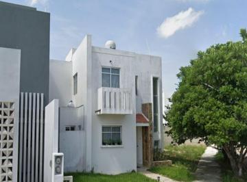 Casa de 3 habitaciones, Mérida · Casa de 414 m² con 3 Recámaras en Venta en San Pedro Cholul, Recuperación de Hipoteca, Len*w
