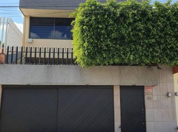 Casa de 3 habitaciones, León · Casa en Venta en León Moderno Ideal Para Oficinas, Consultorios, Despacho, Notaría