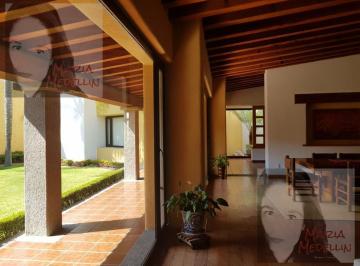 Casa · 580m² · 4 Recámaras · 4 Estacionamientos · Venta Casa en Privada de Colinas del Parque
