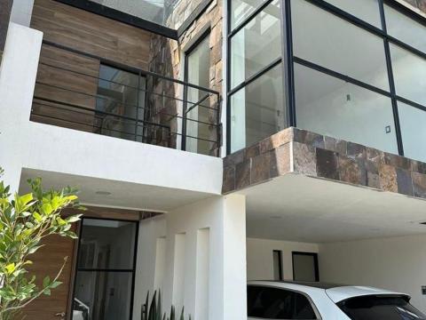 Casa en venta en Haras fraccionamiento Terrazzo. Recibidor 1/2 baño…