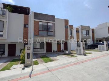 Casa en condominio de 3 habitaciones, El Marqués · Casa en Renta en Zibata