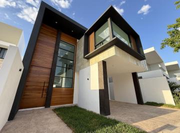 Casa · 298m² · 4 Recámaras · 2 Estacionamientos · Casa en Venta en Mérida, Aire Puro San Ignacio, Carr Merida Progreso