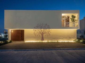 Casa · 250m² · 4 Recámaras · 4 Estacionamientos · Casa Nueva en Venta en Grand Preserve Juriquilla