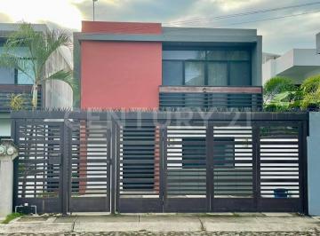 Casa · 160m² · 4 Recámaras · 2 Estacionamientos · Casa en Renta Ex Hacienda