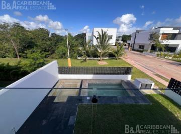 Casa · 358m² · 4 Recámaras · 4 Estacionamientos · Casa en Venta en Residencial Lagos del Sol, Cancún
