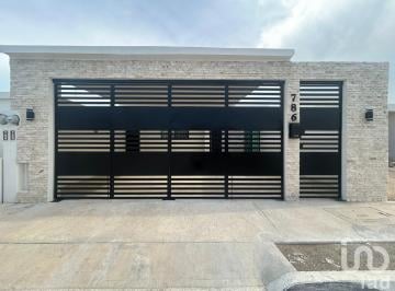 Casa · 122m² · 2 Recámaras · 2 Estacionamientos · Casa en Renta de 1 Planta Totalmente Equipada y Lista Para Estrenar en Las Américas