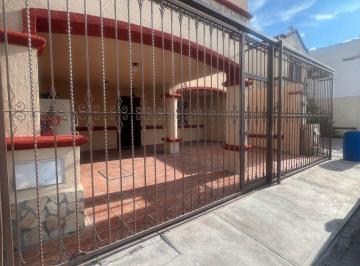 Casa de 4 habitaciones, Saltillo · En Renta Casa Amueblada 4 Recámaras