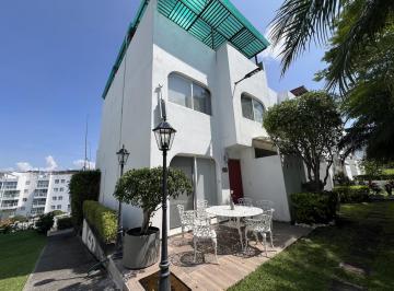 Casa · 110m² · 3 Recámaras · 1 Estacionamiento · Casa en Venta en Tequesquitengo, Club Náutico Teques