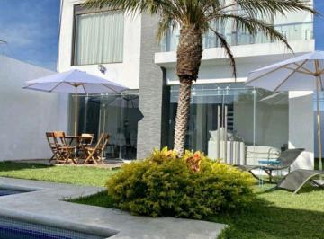 Casa · 160m² · 4 Recámaras · 2 Estacionamientos · Casa con Alberca y Seguridad en Fraccionamiento de Tequesquitengo