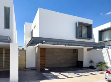 Casa en condominio · 180m² · 3 Recámaras · 2 Estacionamientos · Casa Amueblada en Renta en Punta Dorada Residencial