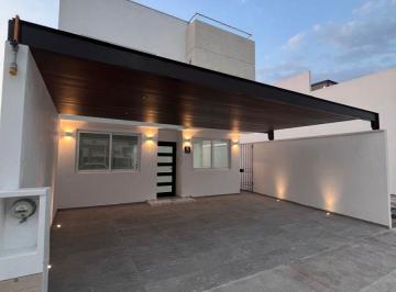Casa de 4 habitaciones, San Juan del Río · Venta de Residencia en Santuaria Sjr Qro Fracc Privado Exclusivo con Casa Club y Vigilancia