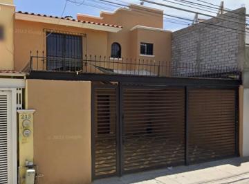 Casa de 3 habitaciones, León · Se Vende Casa en Colonia Arboleda de Ibarrilla Leon de Los Aldama Guanajuato