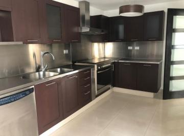 Casa · 250m² · 5 Recámaras · 2 Estacionamientos · Casa en Renta Cerradas del Roble, San Nicolás de Los Garza
