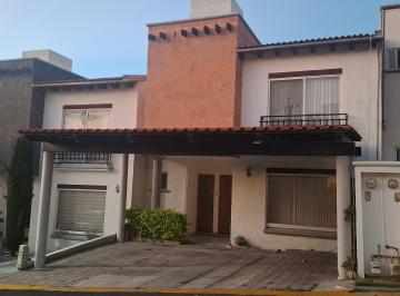 Casa de 3 habitaciones, Corregidora · Rento Casa en Privada