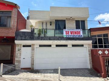 Casa de 4 habitaciones, Puebla · Casa de 180 m² con 4 Recámaras en Venta en Mayorazgo