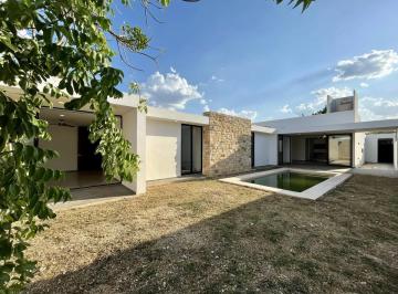 Casa · 325m² · 4 Recámaras · 3 Estacionamientos · Casa en Venta de Una Planta en Dzityá Merida Yucatan