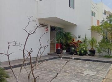 Casa en condominio · 148m² · 1 Recámara · 2 Estacionamientos · Casa en Venta, Valle del Imperio Sueco en Valle Imperial