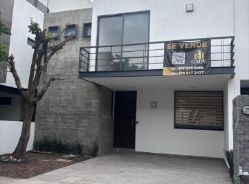 Casa de 3 habitaciones, León · Casa en Venta en Sierra Nogal 1 Coto Mezquite