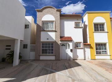 Casa · 130m² · 3 Recámaras · 3 Estacionamientos · Casa Amueblada en Fraccionamiento Las Aldabas a Dos Minutos de Campos Eliseos